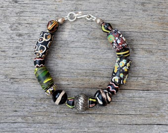 Pulsera de cuentas venecianas negras, plata afgana