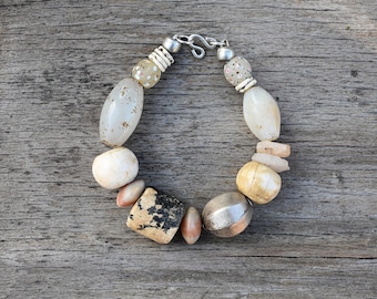 Pulsera con ágata Fulani, granito Dogon, caracola Naga y plata india antigua