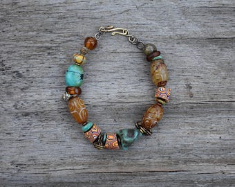 Pulsera antigua de jade tallado y millefiori con latón Baole