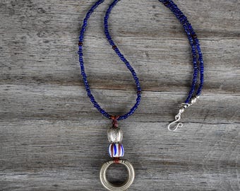 Collar con anillo Fulani y cuenta veneciana antigua