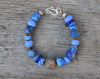Pulsera antigua de plata azul con cuentas venecianas
