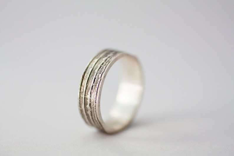 Palm tree trunk silver ring Horizontal stripes texture silver ring Organic ring Ring unisex old silver Comfortable silver wedding ring
