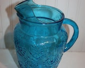 Mid Century Turquoise Blue Daisy Drink Pitcher, Glass Two Quart Pitcher, Vintage Daisy Turquoise Pitcher