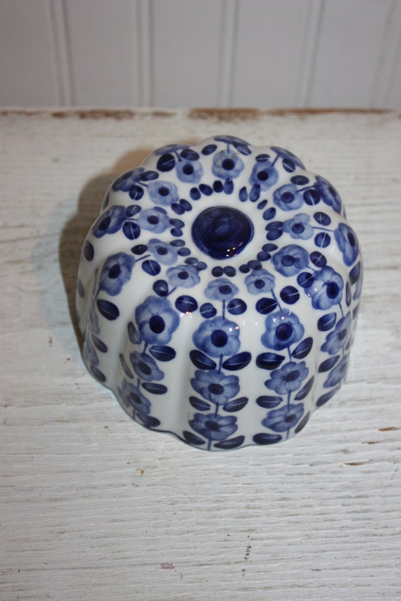 Blue And White Fl Ceramic Mold For Kitchen Decor Handpainted In Thailand Sigma Towle Company