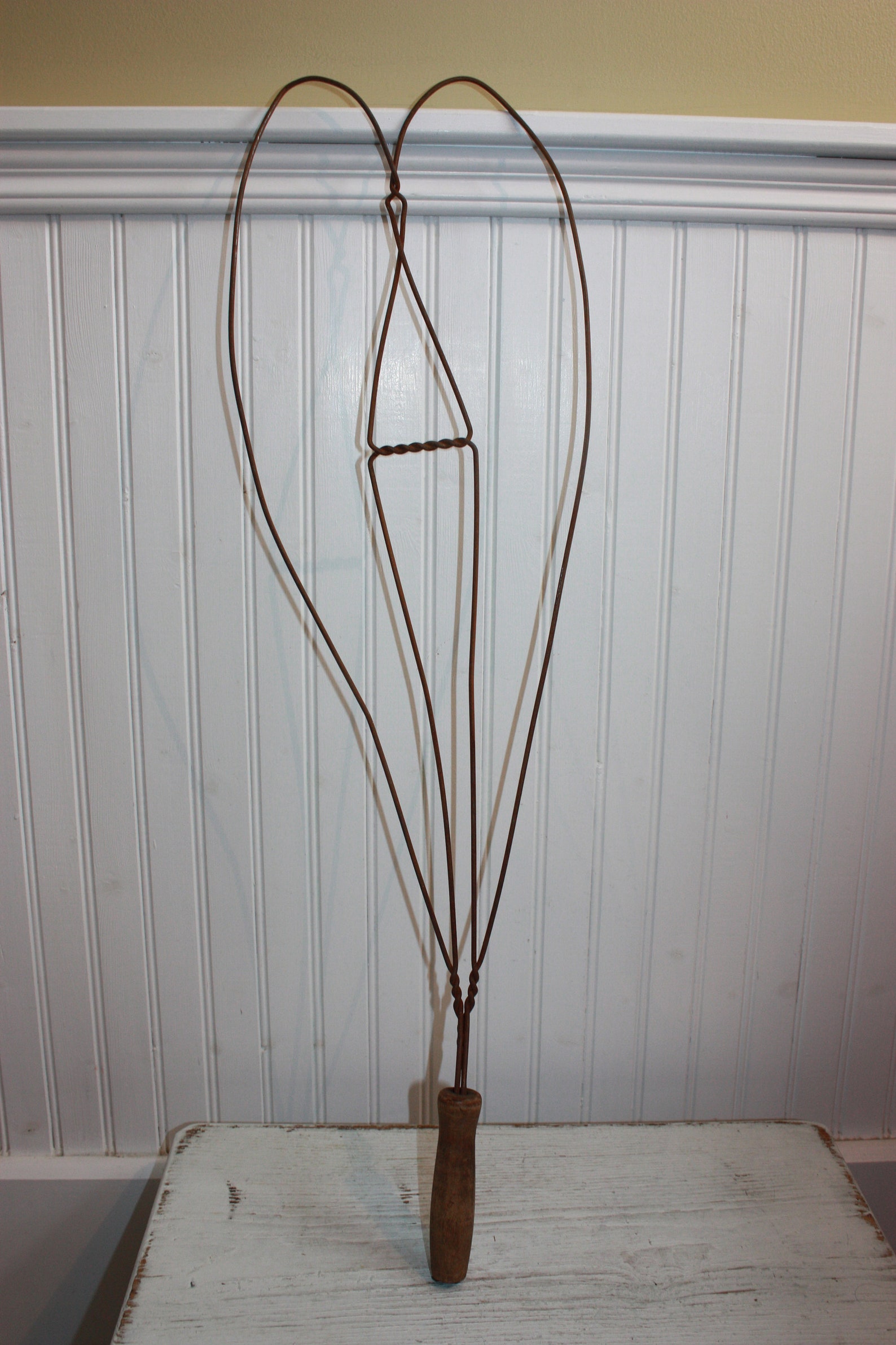 Primitive Rug Beaters Primitive Wire Rug Beater, Farmhouse Primitive Decor, Wire Form With ...