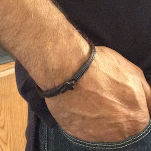 Leren armband heren kruis sieraden christelijk cadeau voor hem religieuze armband voor mannen kruis bedel minimalistische kruis armband met kruis