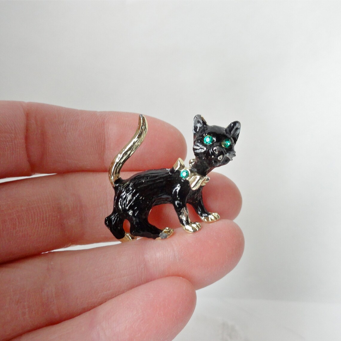 Vintage Black Kitty Cat Pin Brooch Set Bobbing Head Green Eyes - Etsy UK