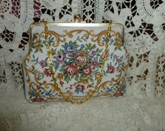 Vintage "Walborg" Floral tapestry Purse / Made In Hong Kong / 1960's / Good Condition