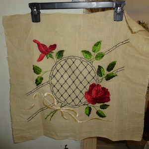 A Vintage Embroidered Red Rose Pillow Top Ready To Finish / 1920&#39;s-1930&#39;s / In Good Condition