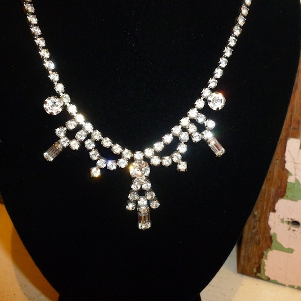 A Vintage Clear Rhinestone "Weiss" Choker / Necklace / Mid-Century / In Good Condition