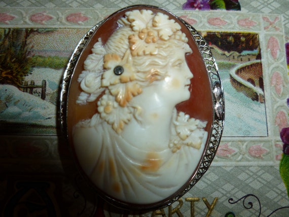 A Large And Very Beautiful Carved Shell And 14K W… - image 1