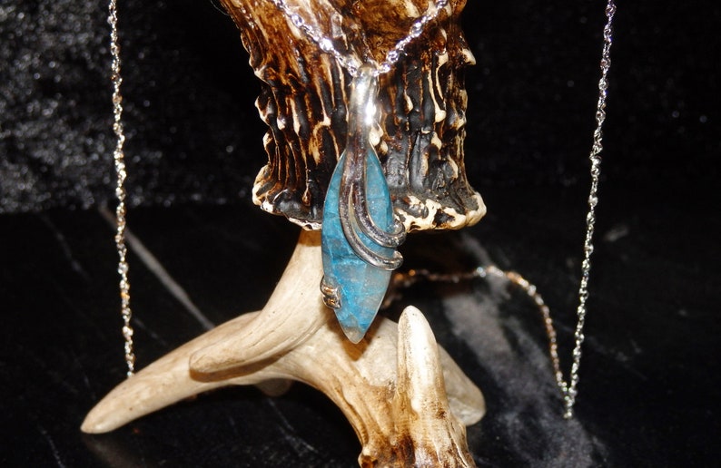 Amazingly Beautiful Lightning Azurite Pendant 925 Sterling Silver Necklace ~ Chakra ~ Meditation ~ Energy ~ Stimulation ~ Spiritual ~ Aura