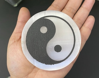 Yin Yang Round Selenite Plate