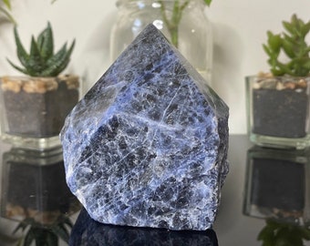 Sodalite Standing Point - Throat Chakra - Third Eye Chakra