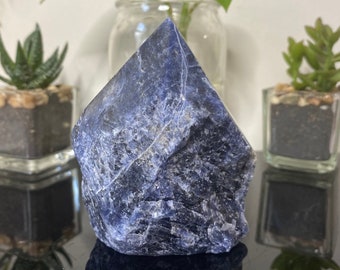 Sodalite Standing Point - Throat Chakra - Third Eye Chakra