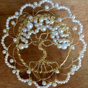 Women&#39;s Scalloped Pearl Etz Chaim Beaded Wire Kippah