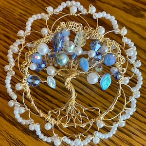 Women's Ice Blue and Pearl Scalloped Etz Chaim Gold Wire Kippah