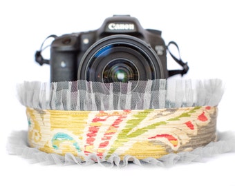 Correa de cámara Paisley Multicolor con tul gris