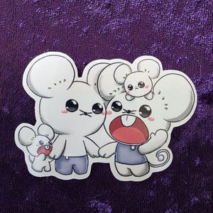 Mouse fam standing sticker