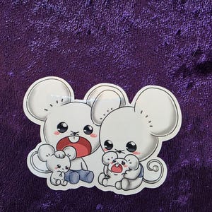 Mouse fam sitting sticker