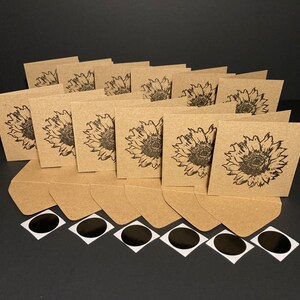 3 x 3 mini cartes et enveloppes Tournesol avec fermetures pour enveloppes, jeu de cartes estampées à la main, mini cartes 3 x 3 mini-cartes vierges 3 x 3 avec tournesols, lot de 12