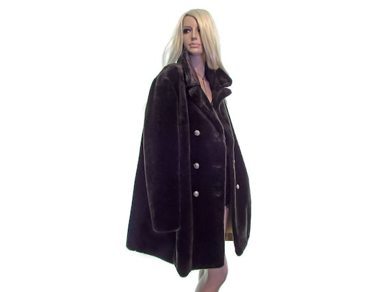 LUXURY vintage 80s faux fur coat with large collar
