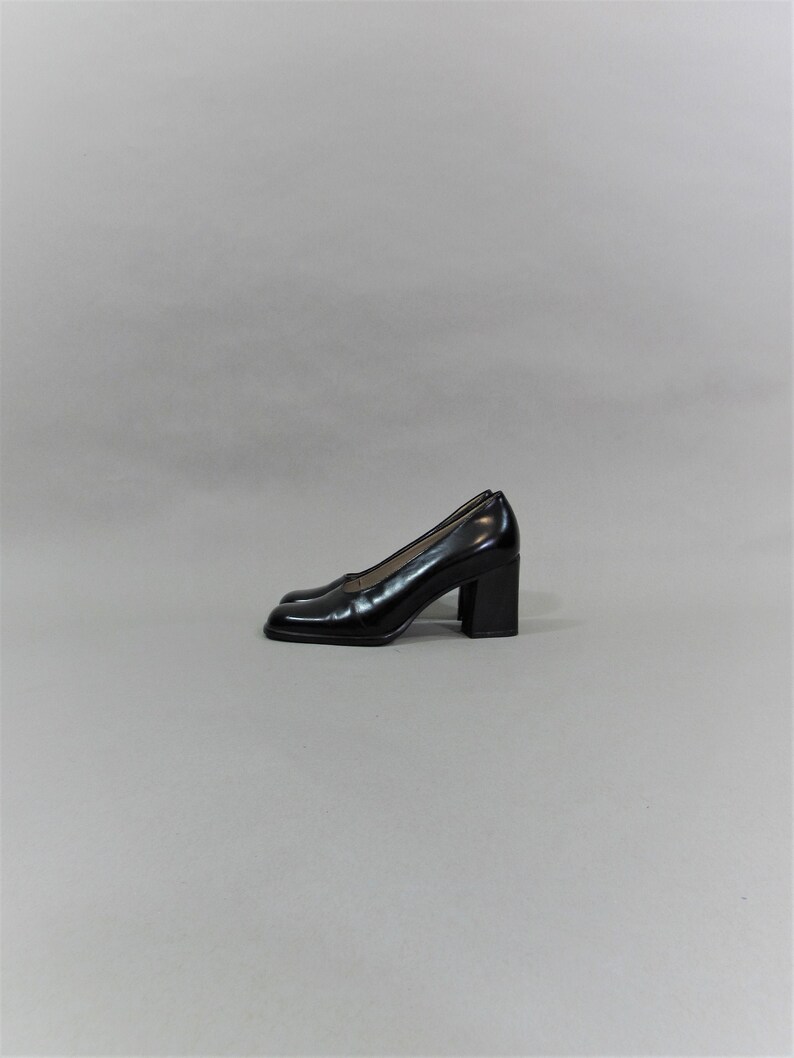 square toe heels 90s