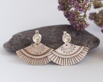 Fan shaped Ear Jackets in silver with ethnic patterns • "2 in 1" • 4 different stud earrings to choose from • ••