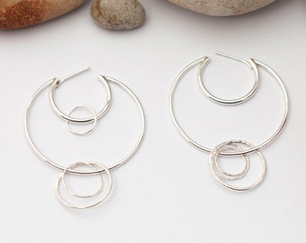 Hoop earrings in silver composed of many rings • hammered texture • made to order