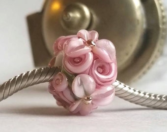 Conta de charme europeu, conta de buraco grande - rosa cottage rose garden por Sabrina Koebel contas de lampwork feitas à mão