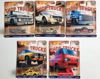 Hot Wheels Premium Series 1:64 Scale Volkswagen T1 Panel Bus