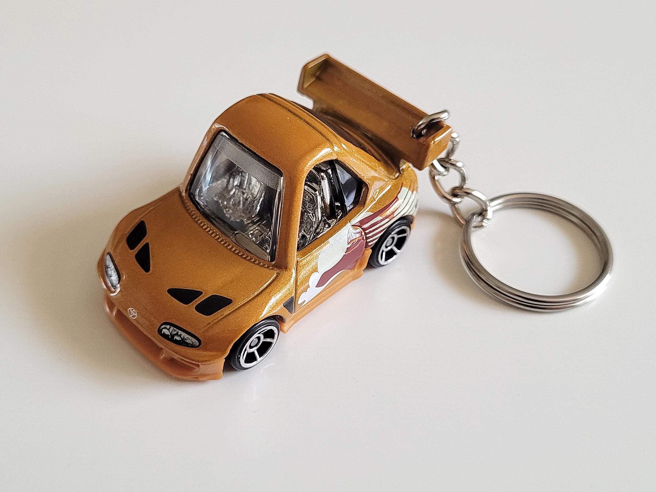 ヴィンテージ カーマスコット スフィンクス 大理石 希少 Tooned Toyota Supra Fast and Furious - Hot Wheels Die Cast on Key