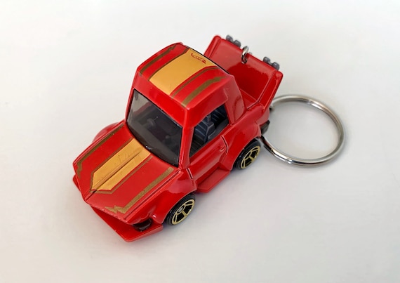 HOT WHEELS key chain!! Datsun 820