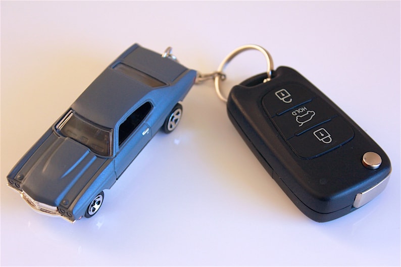 Fast and Furious Hot Wheels Die cast on Key Chain 1970 Chevy Chevelle SS
