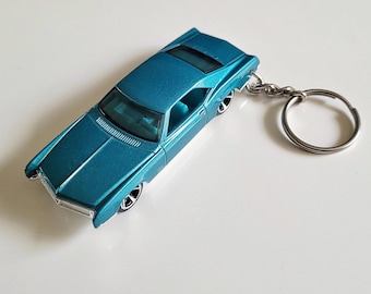 Buick Riviera 1966 - Chaveiro de carro fundido Hot Wheels