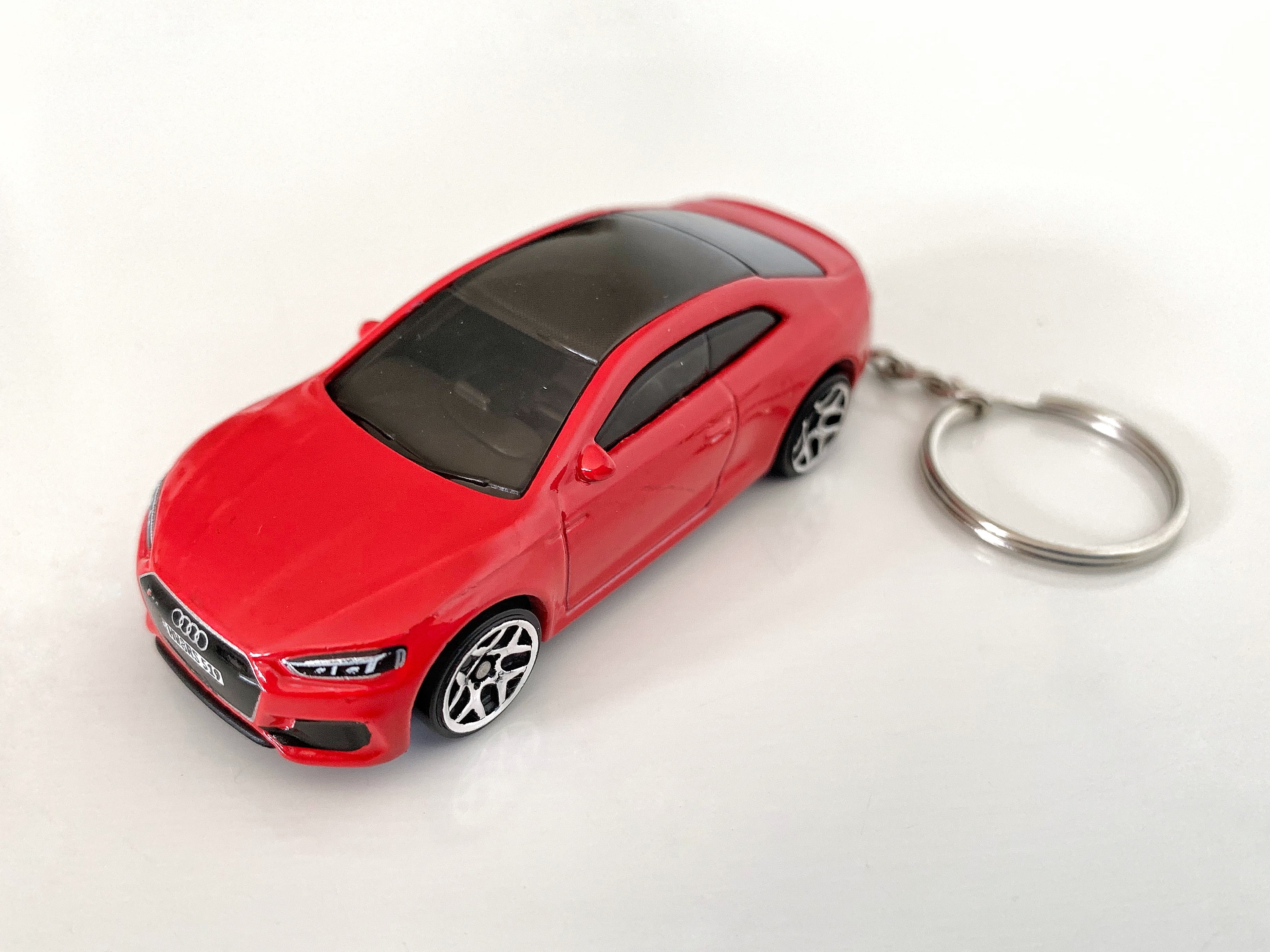 Hot wheels audi rs 5  coupe keyring diecast car Keychain 