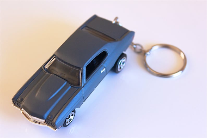 Fast and Furious Hot Wheels Die cast on Key Chain 1970 Chevy Chevelle SS
