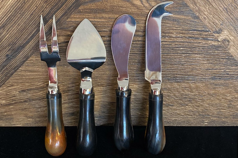 Vintage set of 4 cheese platter knives with horn handles Etsy