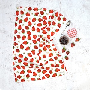 Strawberry Tea Towel - Farmhouse Kitchen Decor - Made in the UK - 100% Cotton - Fruity Kitchen Accessory