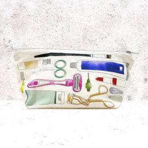 Women&#39;s Wash Bag - Perfect Gift for Her - Made in Britain - Toiletry Bag - Cosmetic Bag - Makeup Organiser