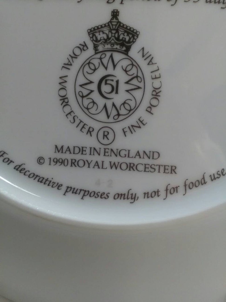 Collectable plate canal life Royal Worcester waterways picture fine porcelain Roger Kent Journeys End made in 1990 made in England