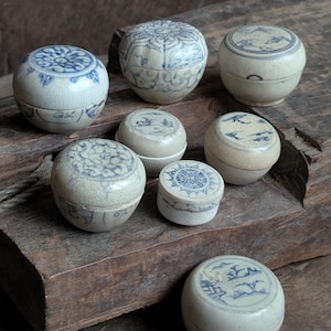 Shipwreck find ceramic pots 15th 16th century Vietnam ceramic Hoi An hoard blue white pottery antique small collectible makeup choice of 8