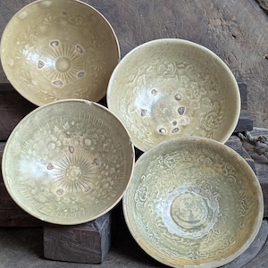 Cuencos de cerámica antiguos con esmalte verde oliva con motivos florales de los siglos XII al XIV, dinastía Ly Tran, celadón, coleccionable, calidad de museo, elección de 4
