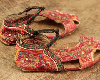 Stunning Vintage Tribal Handmade sandals Embroidered Colorful Small infants toddlers shoes US 6.5 UK 5.5 EU 22