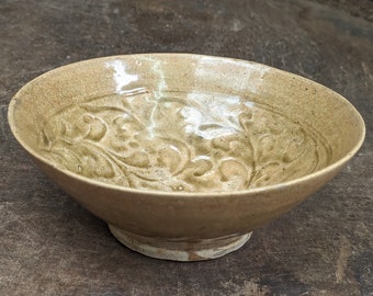 Ly Tran Dynasty 12th-14th bowl Pottery light olive mustard Glaze molded ferns Vietnam Ceramic Antique fine art