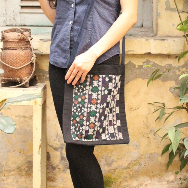 Hmong Embroidered Shoulder Bag Messenger Hill Tribe Cotton Tribal Black Vintage Fabric