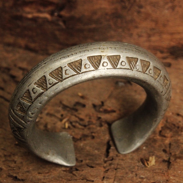 Vintage HILL TRIBE Engraved Bangle Thai Tribal Cuff Bracelet Small Chunky Handmade Aluminium