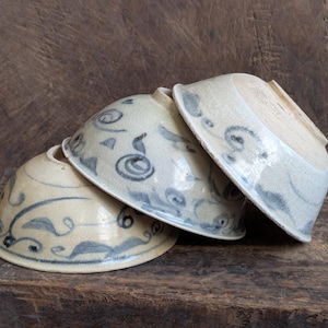 Antike blau weiße Schüssel Le Dynastie 16 Jahrhundert Keramik Glasierte Vietnam Keramik Porzellan Chu Dau Sammlerstück Südostasien Auswahl von 3