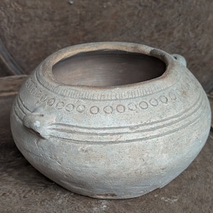 Ancient pottery 2000-2500 Year old Dong Son Han dynasty Pot Jar terracotta Ancient Culture Asia Antique Vietnam bronze age accent piece