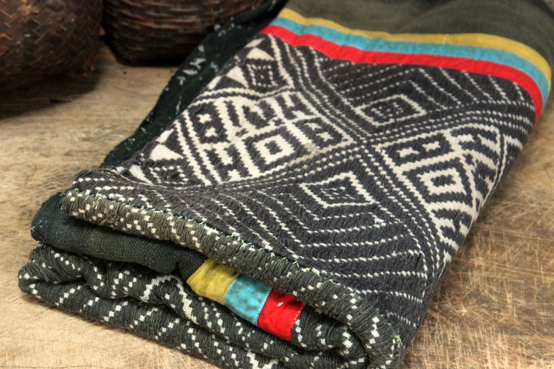 Hmong Rug Vintage Vietnamese Tribal Handwoven Throw Rug Hill Tribe Blanket Old ...